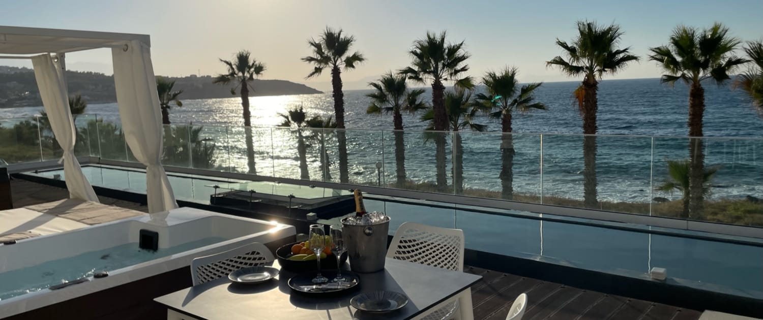 Suitenes Coast – terrace with sea view